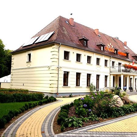 Hotel Swietoborzec Lobez Экстерьер фото