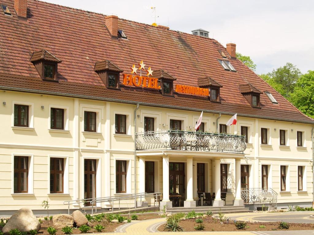 Hotel Swietoborzec Lobez Экстерьер фото